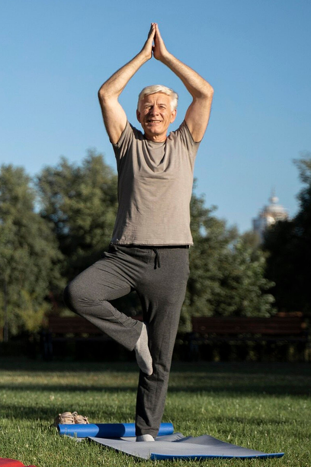 Pozycja drzewa, czyli joga dla seniorów