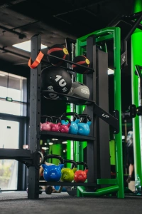 Magazyn na akcesoria z dipem i podestem UF-011 - UpForm