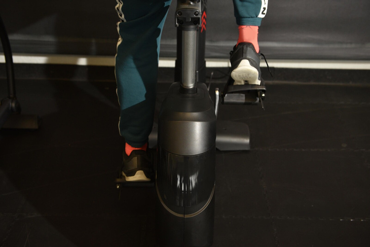 Rower Treningowy Elektromagnetyczny Pionowy BRX 9500 LED AppReady 3.0 Easy Acces Toorx Fitness (BRX-9500)