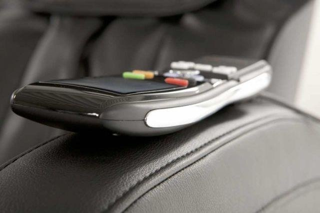 Fotel masujący Premion czarny - Finnlo