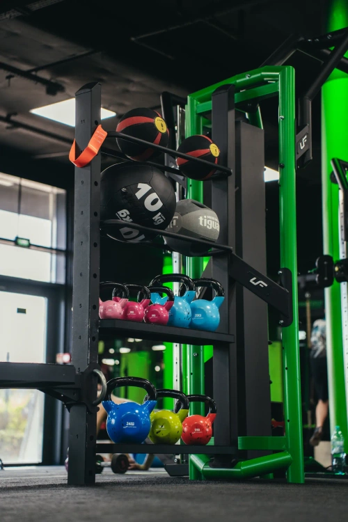 Magazyn na akcesoria z dipem i podestem UF-011 - UpForm