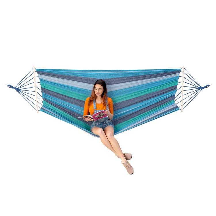 Hamak niebiesko-ciemnoniebieski NC9004 z belką drewnianą 70 cm i metalowym uchwytem - Nils Camp