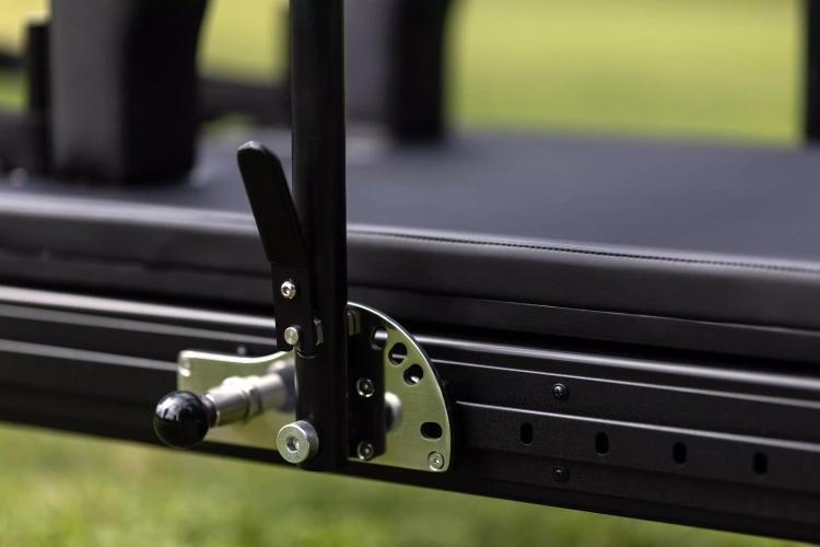 Reformer do Pilatesu PTX8000 Aluminiowy (Full Track) Toorx Liveness – Łóżko do Pilatesu Black Pearl (PTX-8000BP)