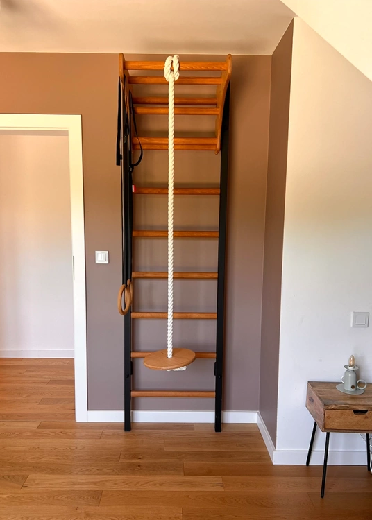 Czarna drabinka gimnastyczna dla dzieci BenchK 211B + A076