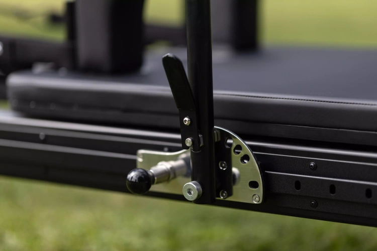 Reformer do Pilatesu PTX8000 Aluminiowy (Full Track) Toorx Liveness – Łóżko do Pilatesu Black Pearl (PTX-8000BP)
